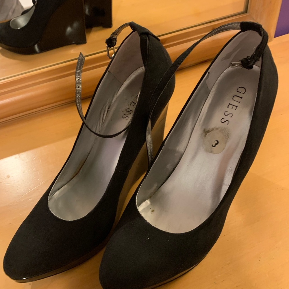 Guess Women's Elegant Black Wedges